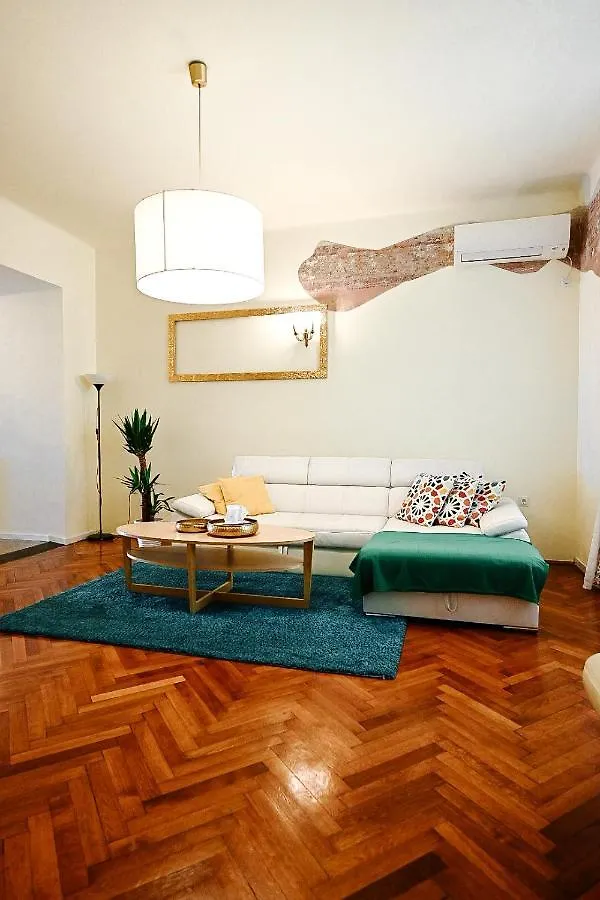 '2R' City Center Holidays And Workstays Rijeka Croatia