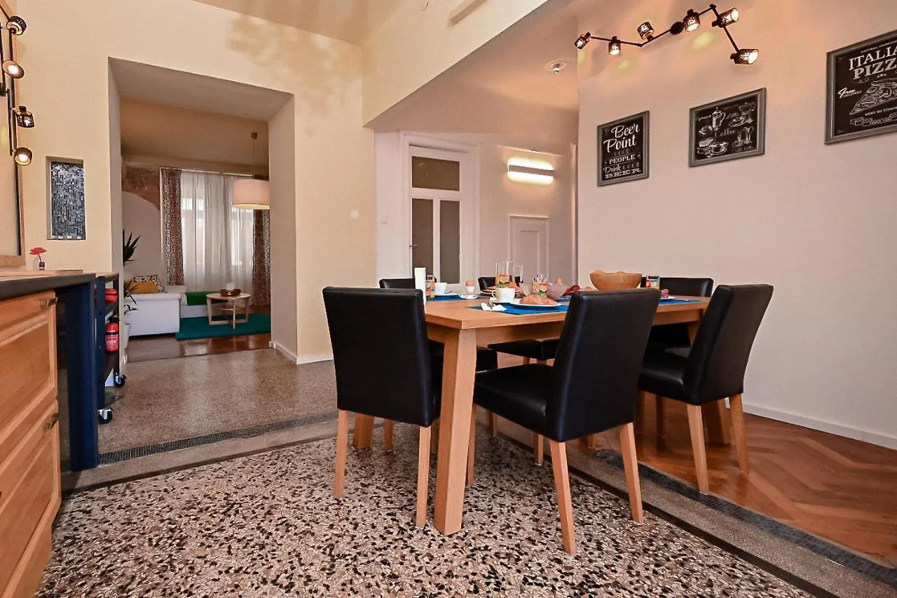 '2R' City Center Holidays And Workstays Ριέκα Διαμέρισμα